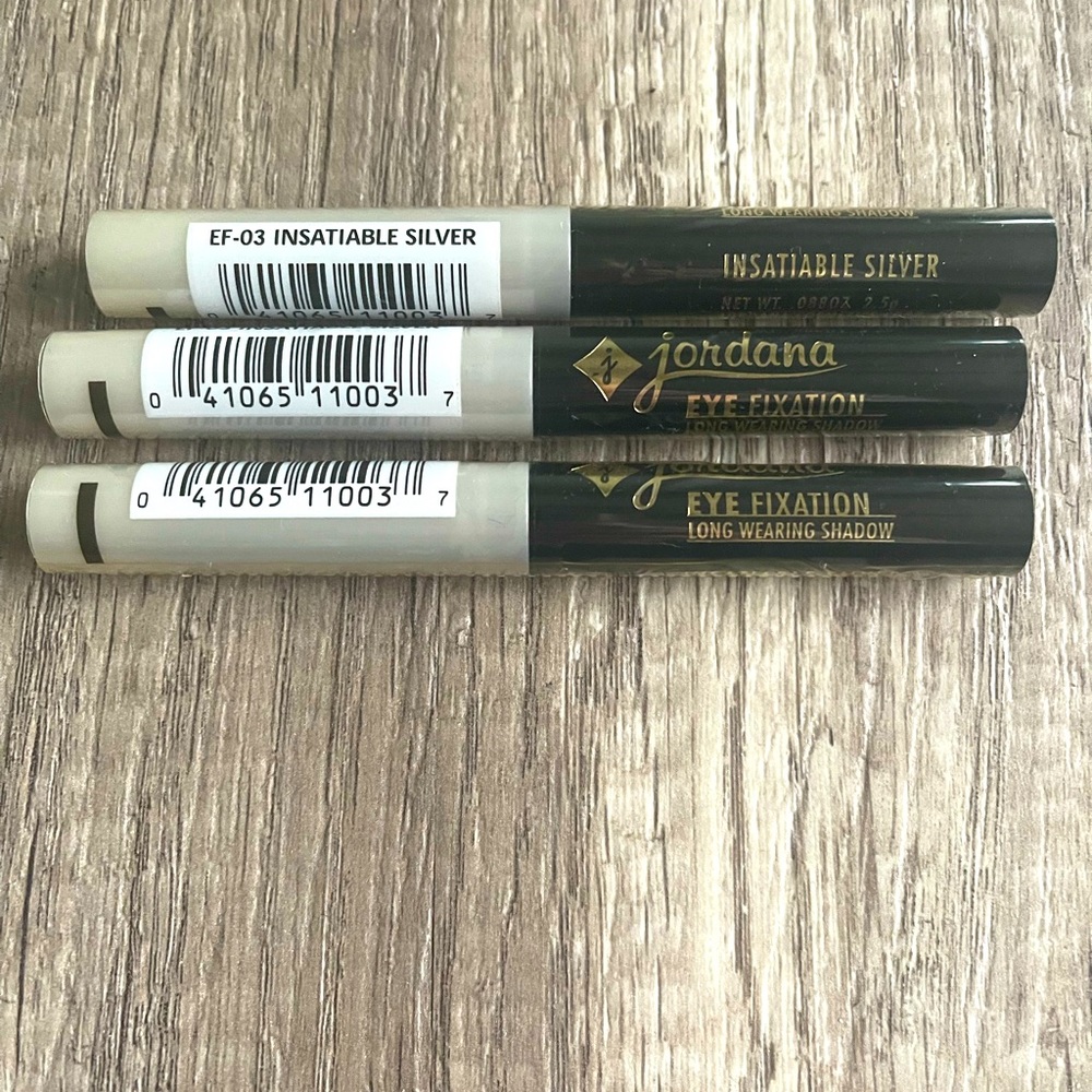 3 Jordana Insatiable Silver Eyeshadow